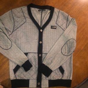 Men’s v neck sweater